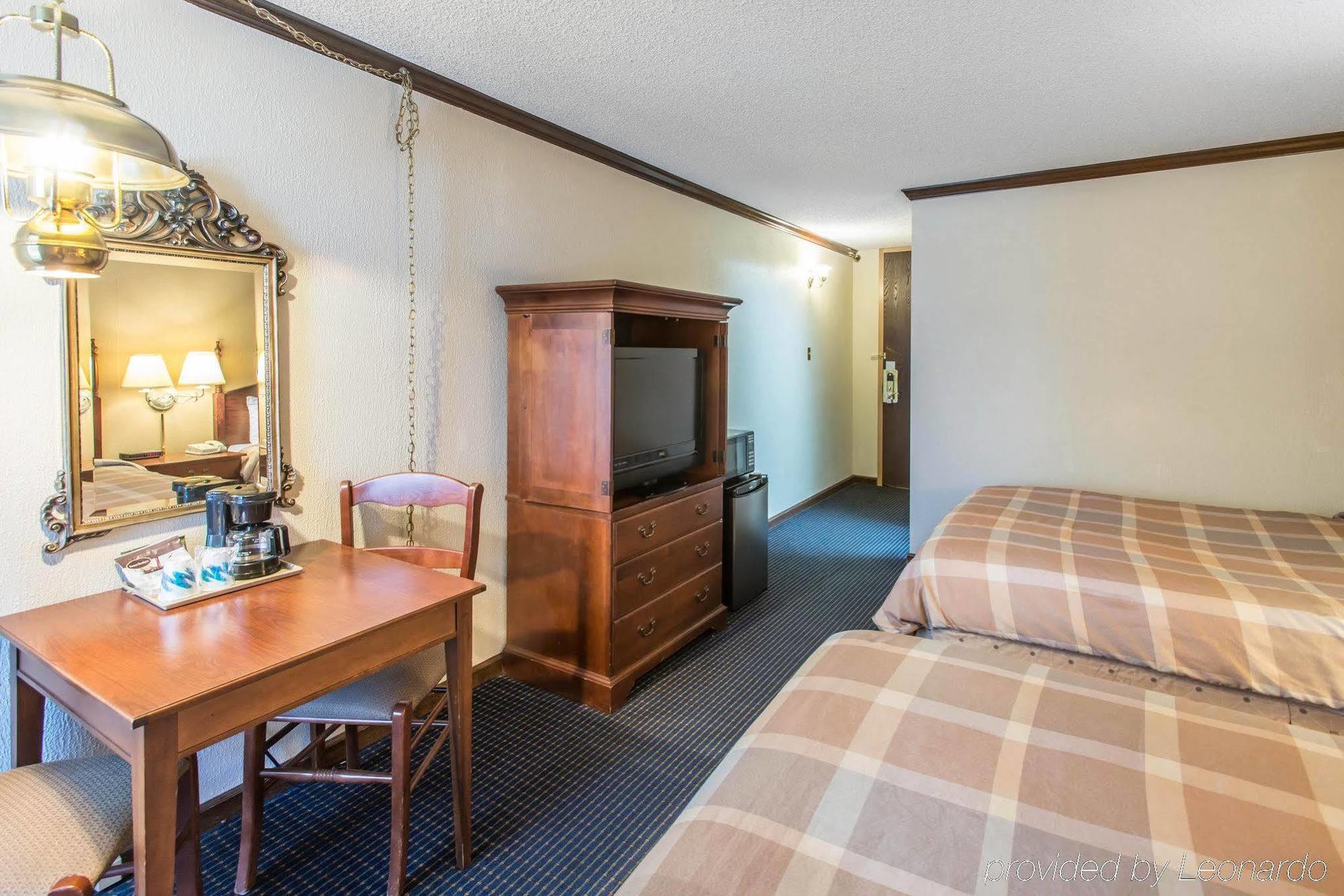 Rodeway Inn And Suites Boulder Broker Экстерьер фото